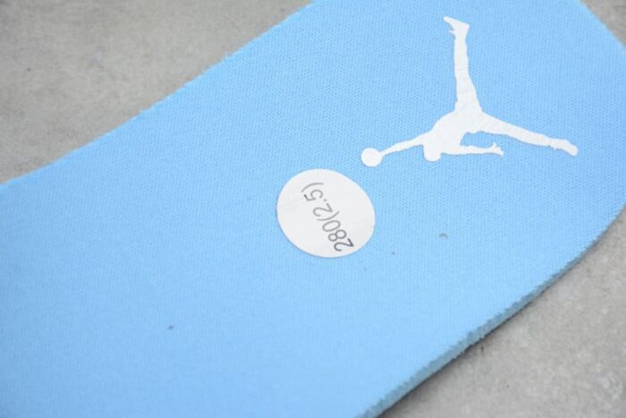 Jordan 1 Low UNC - Image 13