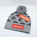 Beanie Louis Vuitton x Supreme Logo Pom-Pom Collection LV030 - Image 4