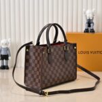 Shoulder Bag Louis Vuitton OnTheGo MM LV067