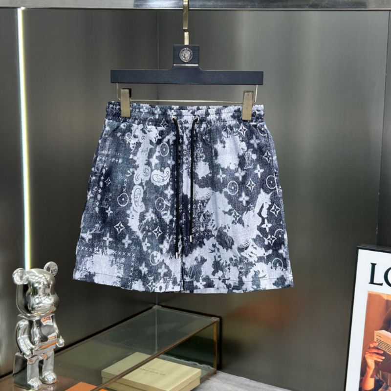 1 Shorts Louis Vuitton LV244 - Image 1