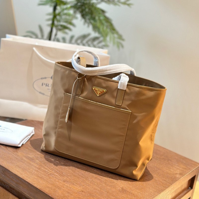 1 Prada Re-Edition 1978 Tote Bag PD095 - Image 1